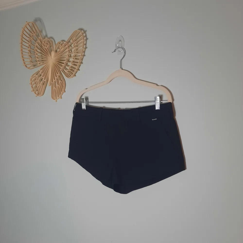 Hurley Women's Sz 7, Classic Black Micro Shorts, Casual, Summer, Skater, Beach - Picture 2 of 6